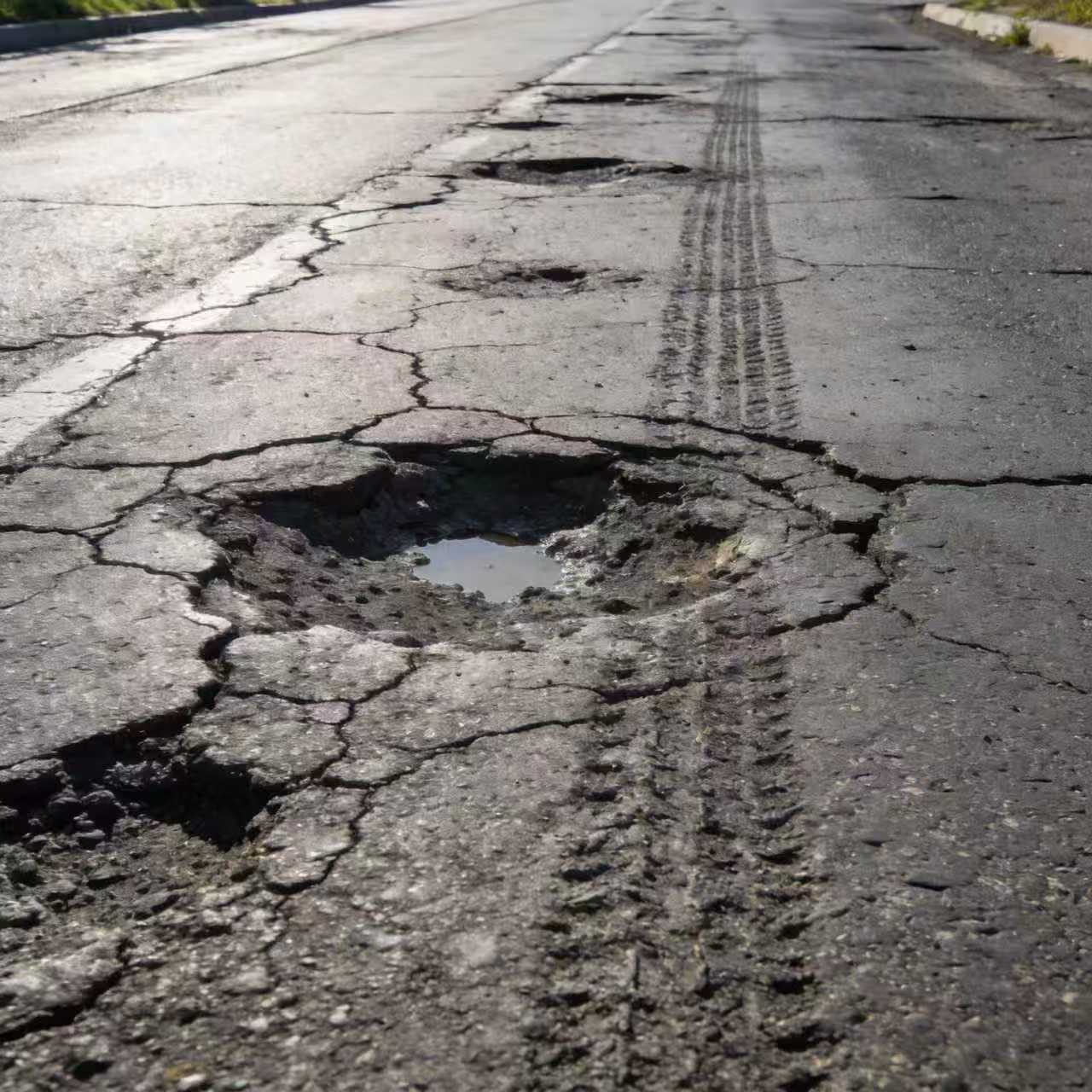 道路表面缺陷检测